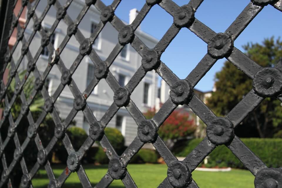 Features of a good fence